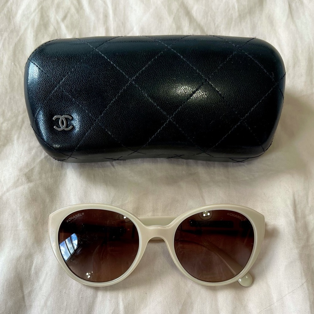 CHANEL LOGO detail AUTHENTICATED sunglasses cream / beige!